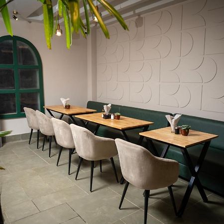 Gs Residency Hotel Guwahati Buitenkant foto