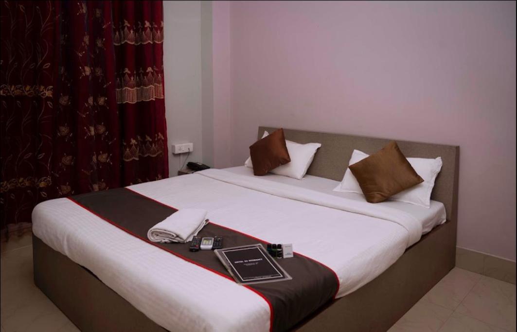 Gs Residency Hotel Guwahati Buitenkant foto