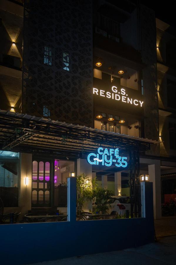 Gs Residency Hotel Guwahati Buitenkant foto