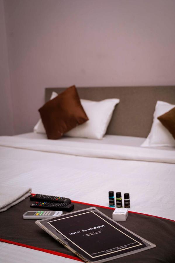 Gs Residency Hotel Guwahati Buitenkant foto