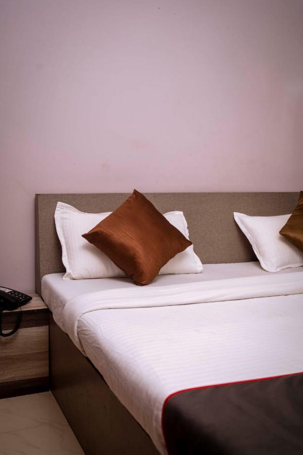 Gs Residency Hotel Guwahati Buitenkant foto